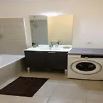 Moderne T2 Avec Garage ,tres Calme Avec Jardin Prive Et Piscine, A 400m Du Centre Et Des Plages, Wifi Remise Supplementaire De 10 Pourcent Pour Location A La Semaine * Кавалер-сюр-Мер