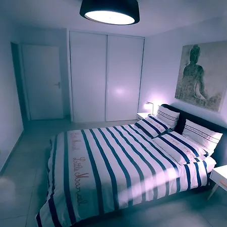 Apartment Tranquille: Jardin Privé Et Piscine à 400m Du Centre Et Plages *