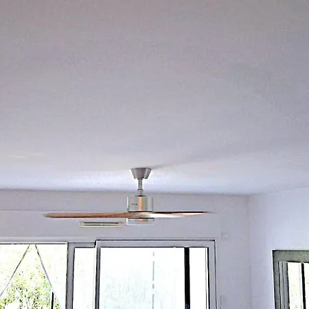 Elegant T2 Avec Jardin, Tres Calme, Avec Piscine & Parking, A 400 M Des Plages Et Du Centre Ville, Wifi Gratuit Apartment
